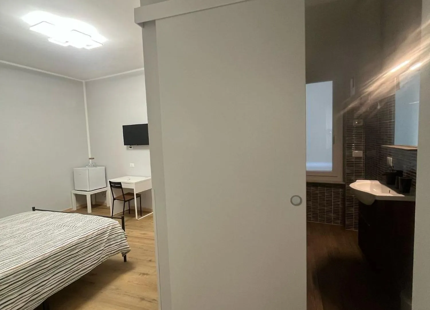 Beb Genova Centro Hotel 0*, Genoa Italy